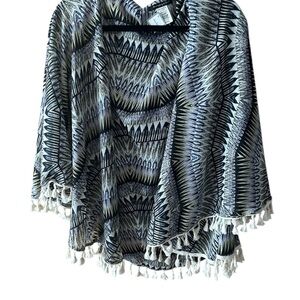 Lou Lou one size open front shawl